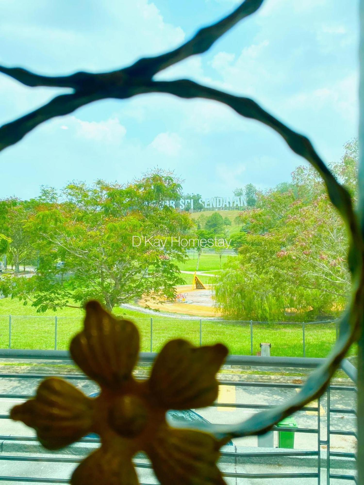 4 Bedrooms Homestay, Fully Aircond In Sendayan By D'Kay Homes I 10-15 Pax Seremban Zewnętrze zdjęcie